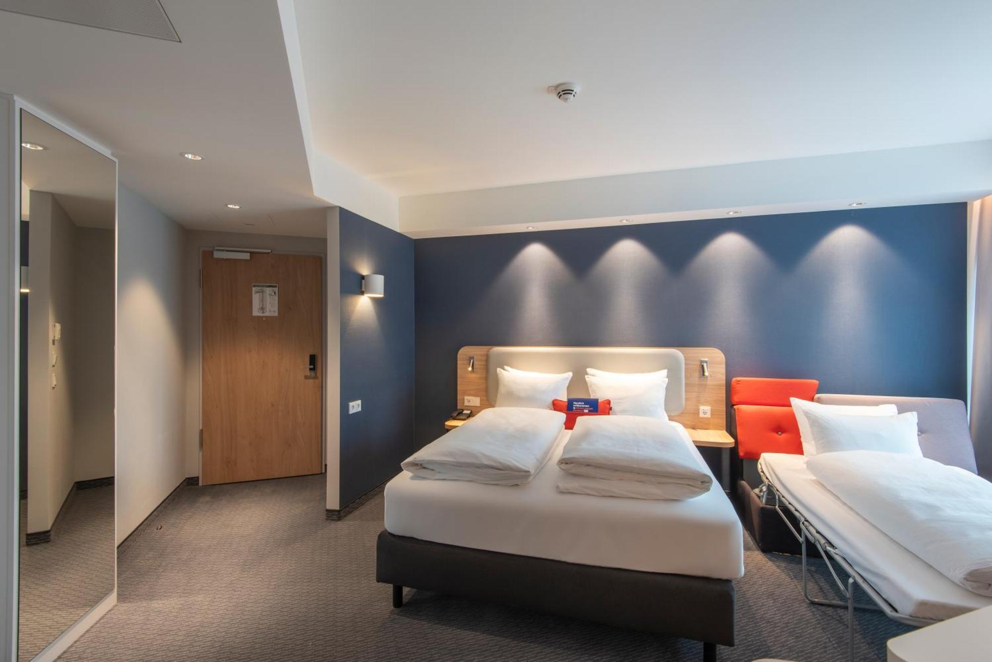 Holiday Inn Express Heilbronn By Ihg 外观 照片