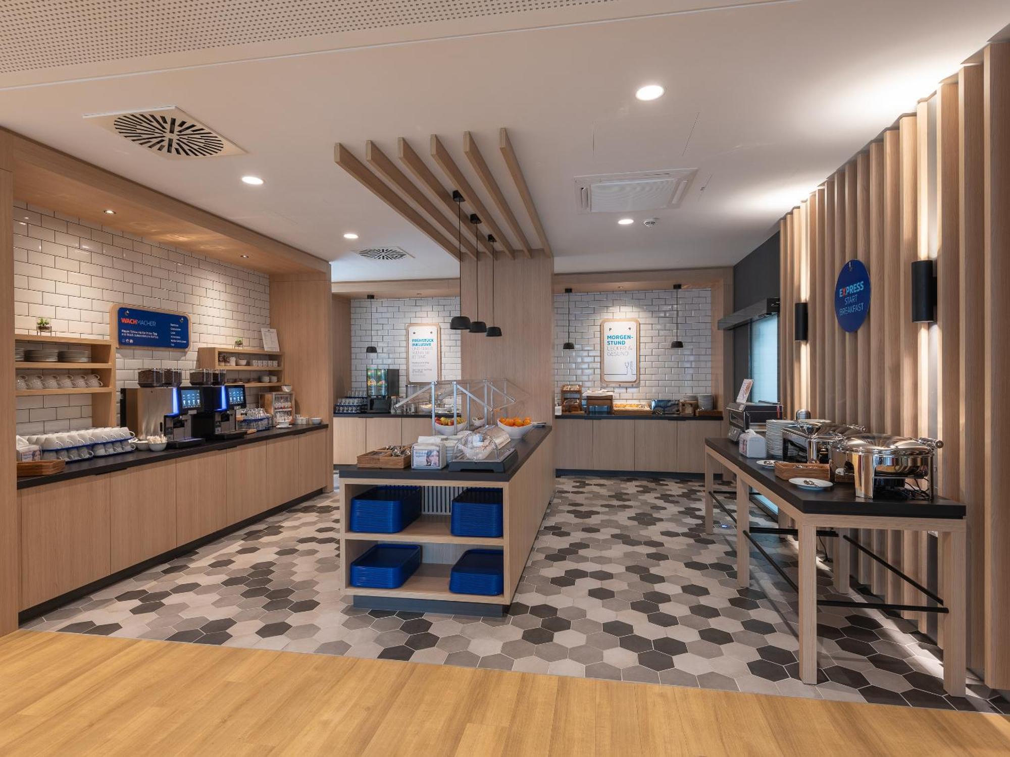 Holiday Inn Express Heilbronn By Ihg 外观 照片