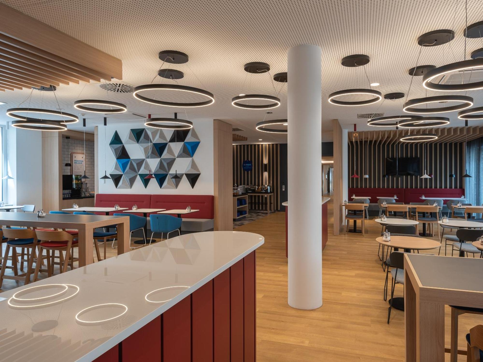 Holiday Inn Express Heilbronn By Ihg 外观 照片